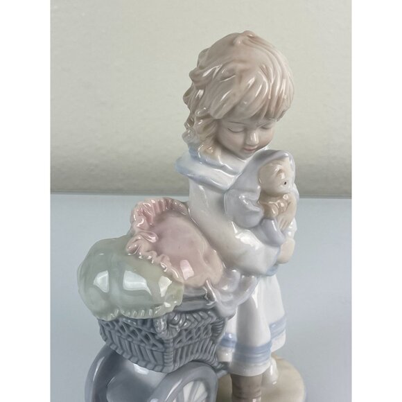 Original Lisi Martin LISI by Dolfi Italy Hand Painted Girl Holding Kitten Figure - Picture 10 of 11